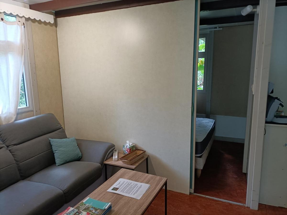 Les Cabanes Du Voyageur Sainte-Marie Esterno foto