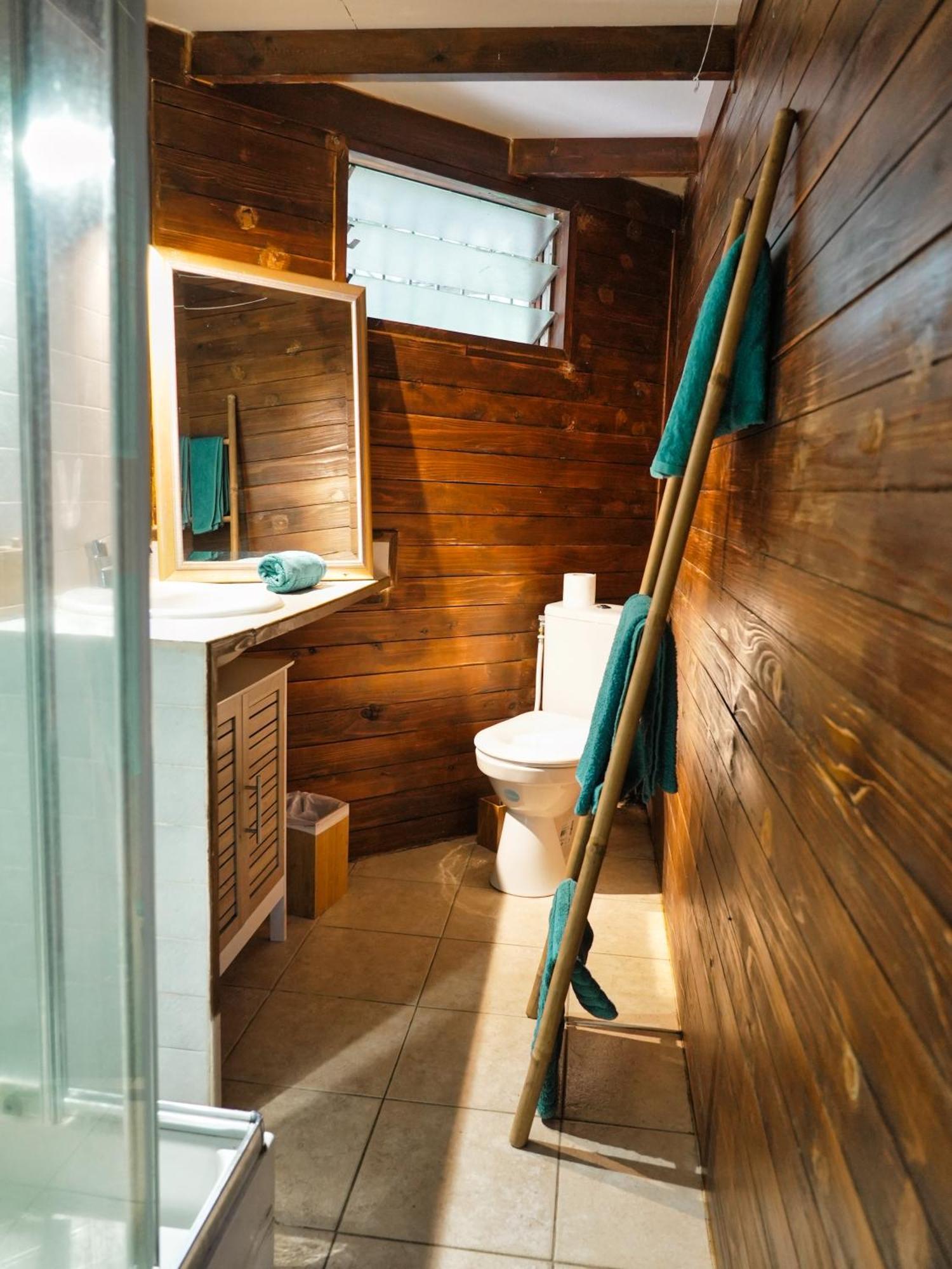 Les Cabanes Du Voyageur Sainte-Marie Esterno foto